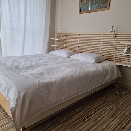Apartgolf Sobienie Krolewskie Sobienie Szlacheckie Esterno foto