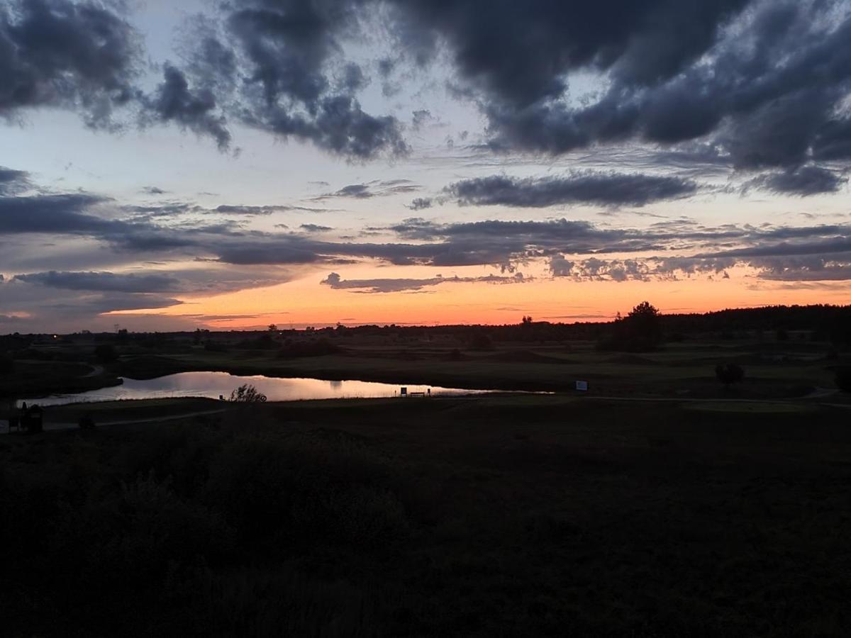 Apartgolf Sobienie Krolewskie Sobienie Szlacheckie Esterno foto