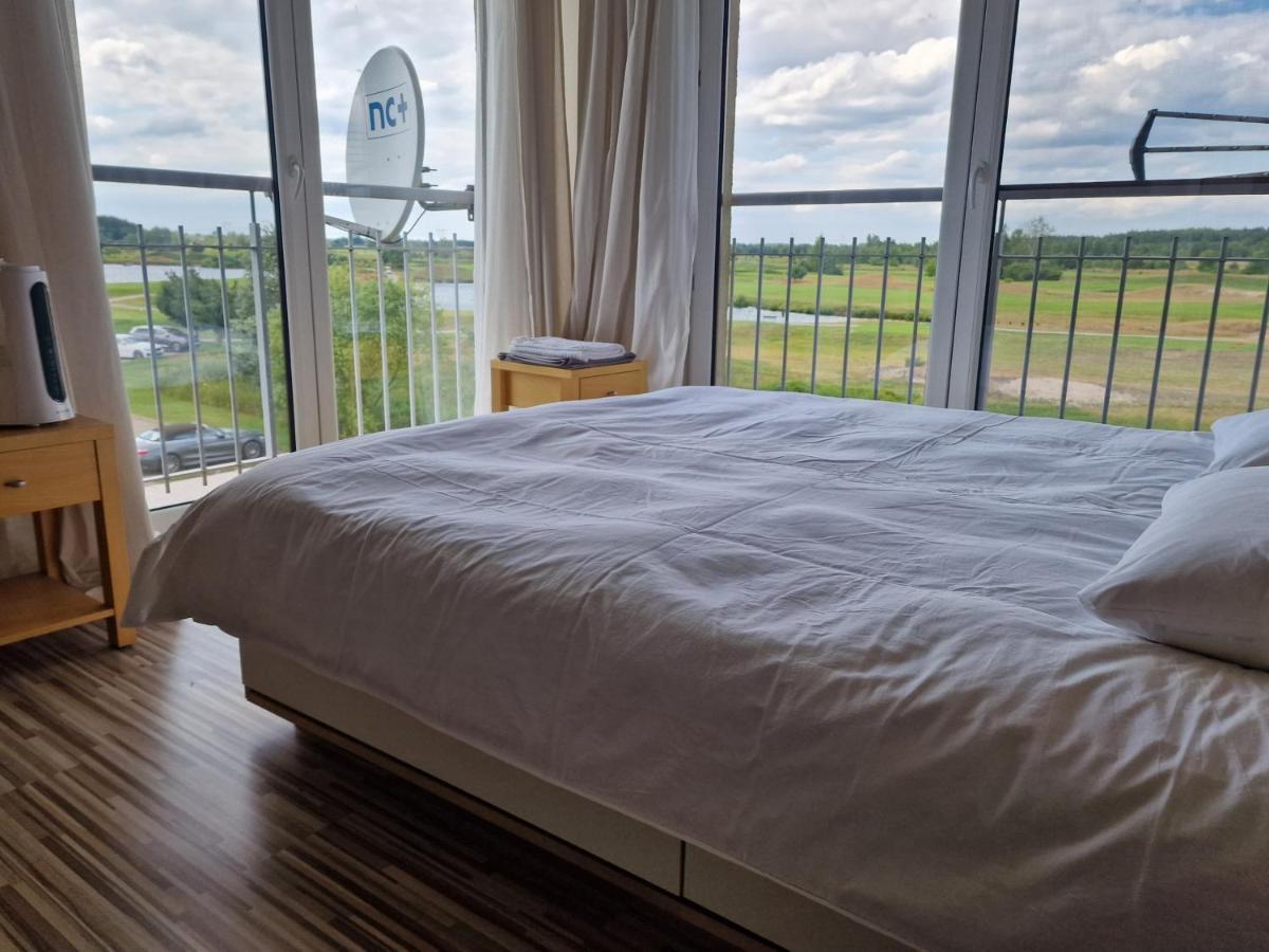 Apartgolf Sobienie Krolewskie Sobienie Szlacheckie Esterno foto