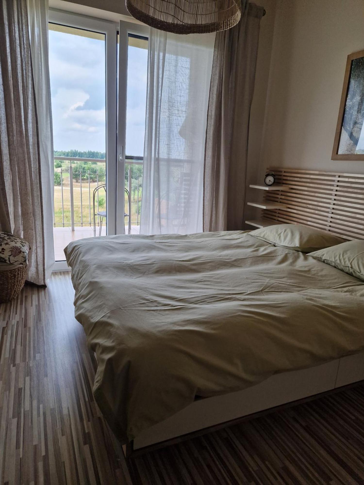 Apartgolf Sobienie Krolewskie Sobienie Szlacheckie Esterno foto
