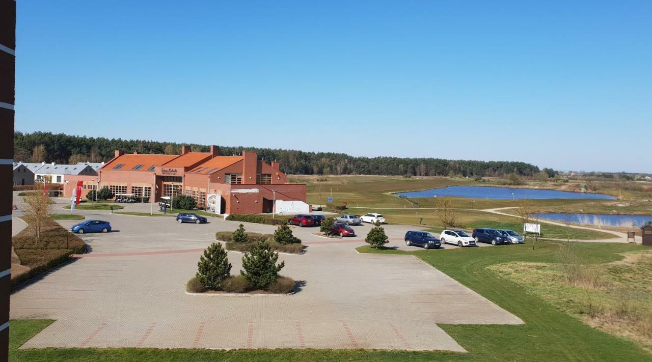 Apartgolf Sobienie Krolewskie Sobienie Szlacheckie Esterno foto