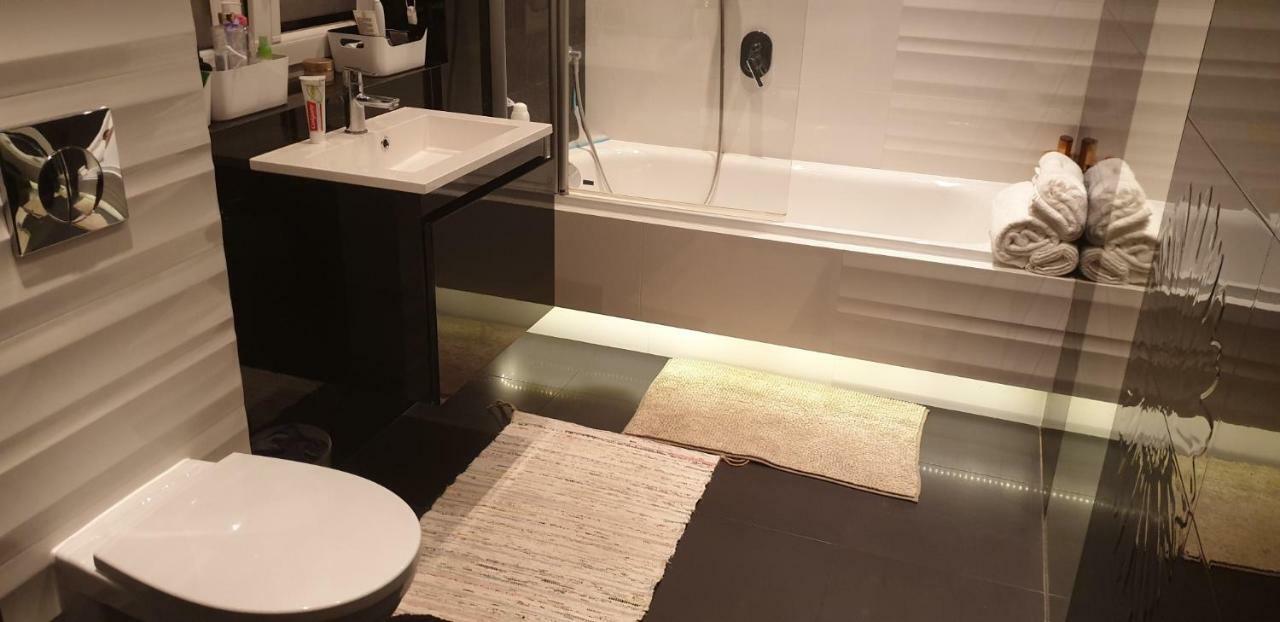 Apartgolf Sobienie Krolewskie Sobienie Szlacheckie Esterno foto