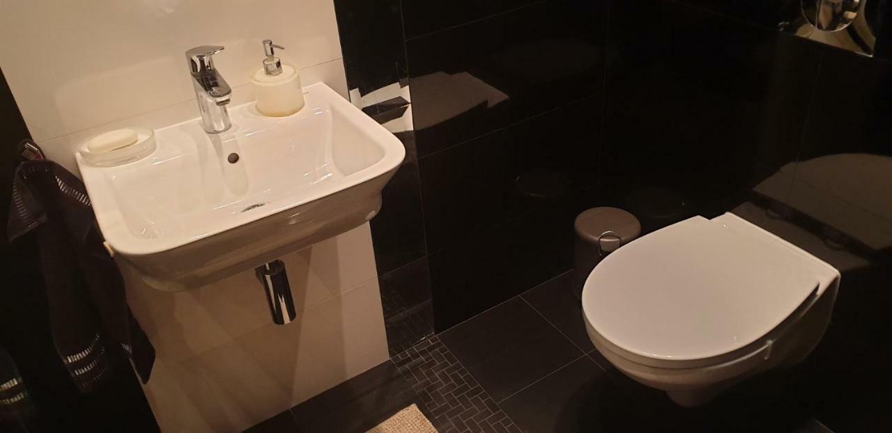 Apartgolf Sobienie Krolewskie Sobienie Szlacheckie Esterno foto