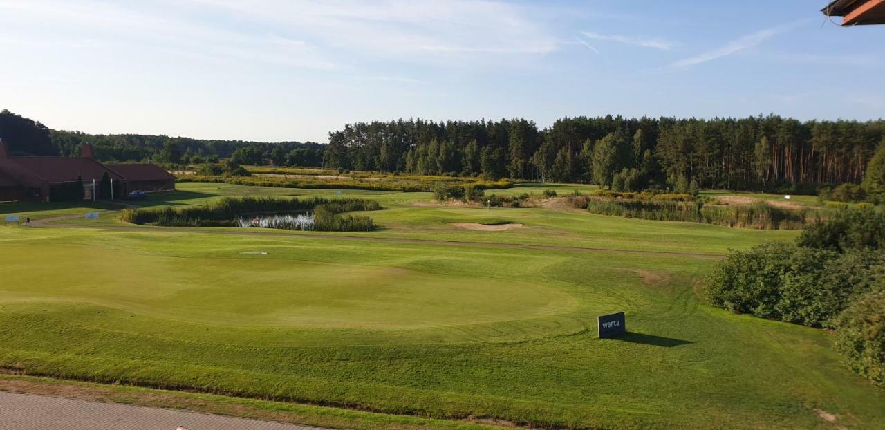 Apartgolf Sobienie Krolewskie Sobienie Szlacheckie Esterno foto